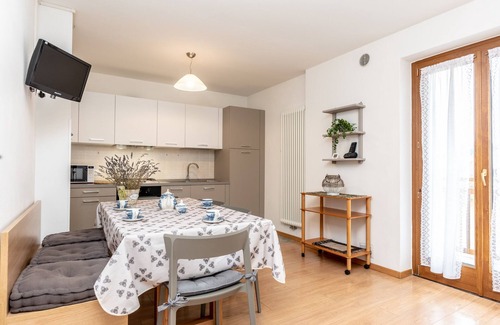 Andalo Apartment | Three-room apartment Genepì on 2nd floor with Paganella view; wi-fi; parking