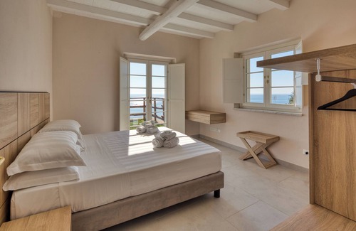 Acquasanta Apartment | Three-room apartment with single beds sea view