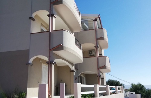 Badesi Apartment | Three-room sea-view apartment with pool in Badesi
