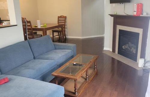 Cardinal Creek House | Three-room townhouse