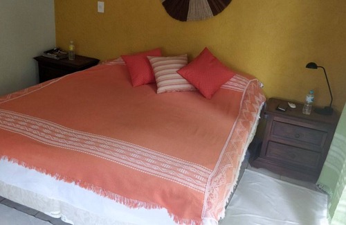 Itapoa House | Three rooms house. All rooms with A. Cond. 50 m from de beach.