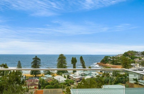 Avoca Beach House | Three-storey Beach Home with Balcony & Ocean views