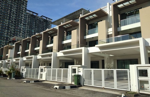 Gelugor House | Three Storey Cozy Home