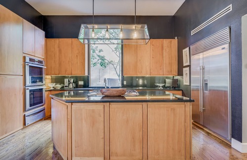 Cliff Over Lake Austin House | Three Story Contemporary in Central Austin