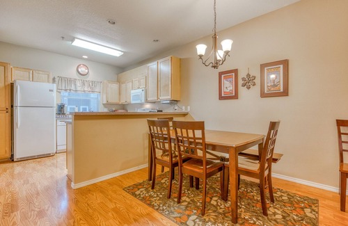 Government Camp Condo | Three-story retreat with a gas fireplace plus access to pool, hot tub, & sauna