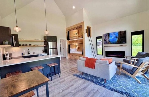 Stanton Cabin | Three Suns Cabins - Full Rental - 8 Cabins
