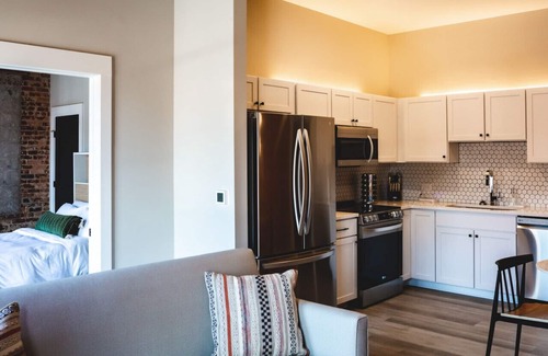 Jonesville Apartment | Three Trails 1 Bedroom Downtown| Wine Country | Roof Top Deck