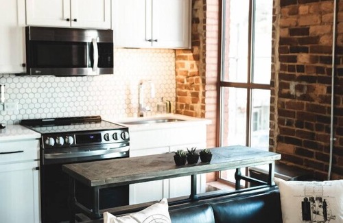 Jonesville Apartment | Three Trails 1 Bedroom Loft | Historic | Wine Country |Roof Top Deck