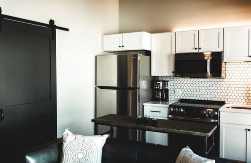 Jonesville Apartment | Three Trails 1 Bedroom Loft | Historic | Wine Country |Roof Top Deck