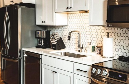Jonesville Apartment | Three Trails 2 Bedroom Downtown | Wine Country | Rooftop Deck