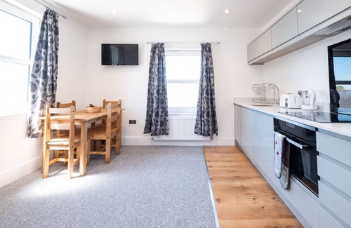 Pettistree Cottage | Three Tuns Apartments - Rowan - sleeps 4 guests in 2 bedrooms