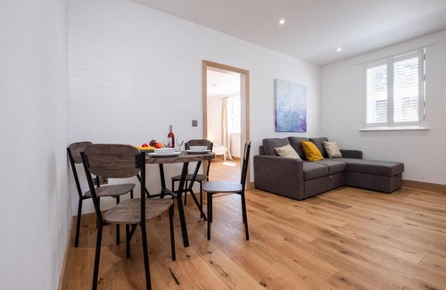 Pettistree House | Three Tuns Apartments - Hazel - Aldeburgh Coastal Cottages
