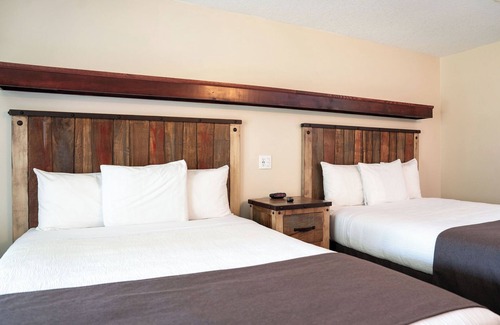 Revelstoke Hotel | Three Valley Lake Chateau