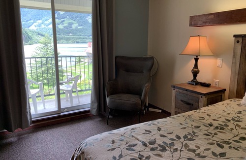Revelstoke Hotel | Three Valley Lake Chateau