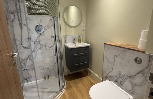 Bilston Cottage | Threipmuir - sleeps 4 guests in 2 bedrooms