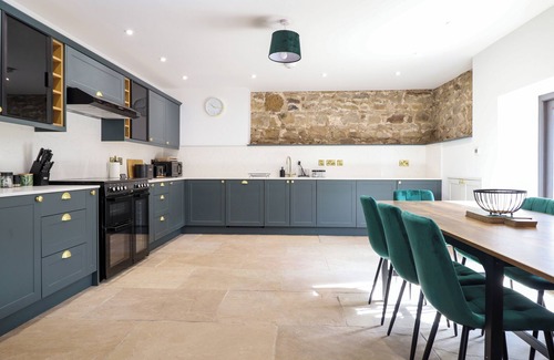 Gobowen Cottage | THRESHERS BARN, pet friendly, luxury holiday cottage in Weston Rhyn