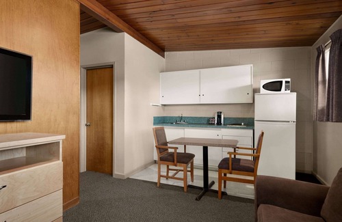 Moose Jaw Hotel | Thriftlodge Moose Jaw