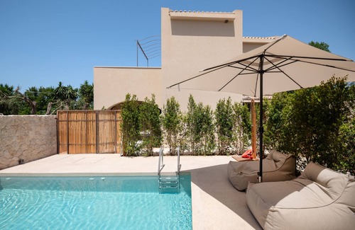 Kouramades Villa | Throubi Villa: 2BR Corfu Retreat - Pool, WiFi, 7min to Airport
