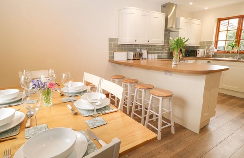 Lifton Cottage | THRUSHEL COTTAGE, pet friendly, with open fire in Lifton