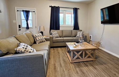 Thunder Bay Apartment | Thunder Bay Retreat, beautiful property with trails. Close to all anemnities.