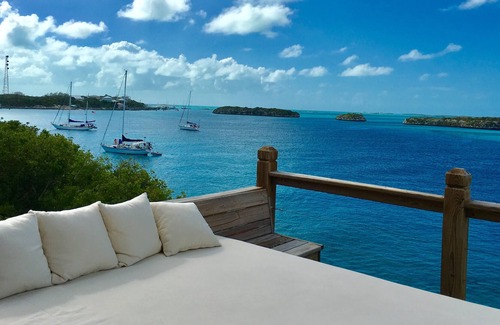 Staniel Cay House | Thunderball Point.Luxury 5BR,4 Bath. Oceanfront Home in Staniel Cay.