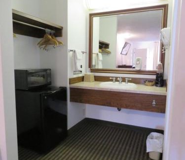 Elko Hotel | Thunderbird Motel