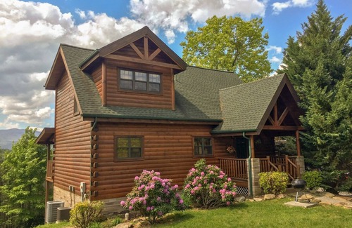 Townsend Cabin | Thunderhead Mountain Expanse-Breathtaking View!
