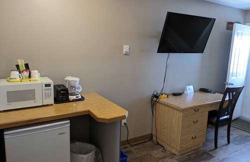Swan River Hotel | Thunderhill Motel