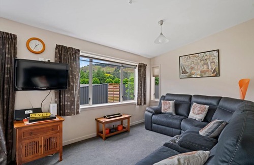 Clyde House | Thyme Away - Clyde Holiday Home