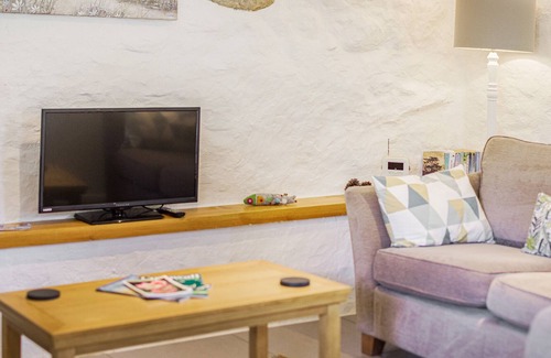Lower Trengale Cottage | THYME COTTAGE, family friendly, with open fire in Bodmin Moor