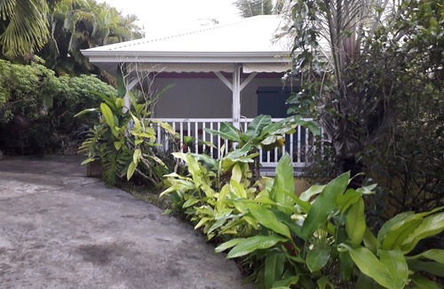 Sainte-Anne House | Ti case gwada bungalow rentals "ti parrot"