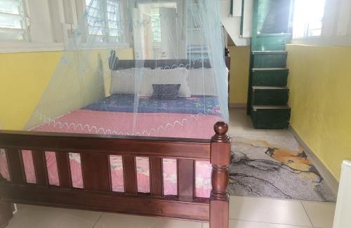 Wotten Waven House | Ti Kwen Glo Cho