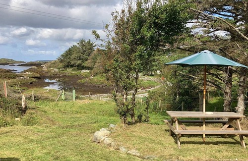 Connemara House | Ti Mhaggie Cottage