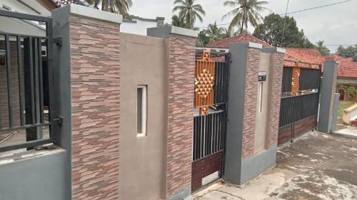Cilimus House | Tiara Homestay