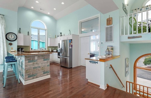 Monteray Shores House | Tickled Pink: Pool | Hot Tub | Elevator | Dogs OK