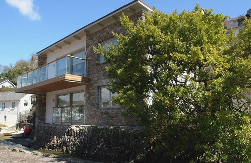 Noss Mayo House | TIDAL WATERS, pet friendly, country holiday cottage in Noss Mayo