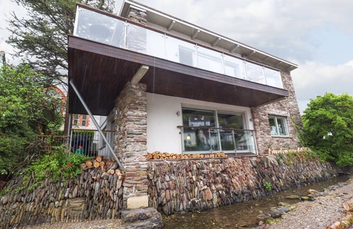 Noss Mayo House | TIDAL WATERS, pet friendly, country holiday cottage in Noss Mayo