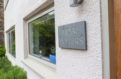 Noss Mayo House | TIDAL WATERS, pet friendly, country holiday cottage in Noss Mayo