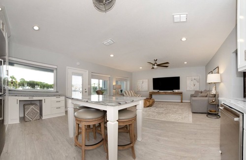 Panacea Condo | Tide Creek Bungalow, Panacea.Marina/Bay Views, 2 Balconies, Pool, No Boats