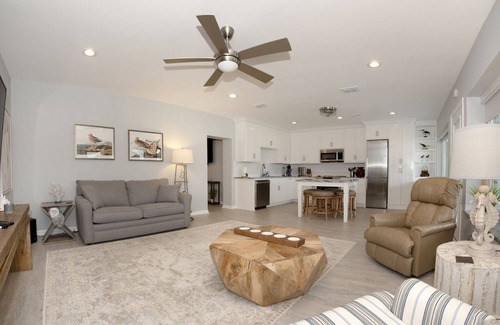 Panacea Condo | Tide Creek Bungalow, Panacea.Marina/Bay Views, 2 Balconies, Pool, No Boats