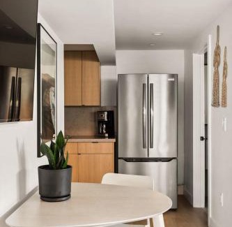El Porto Apartment | Tide House - Unit E - Modern Seaside Studio w Parking