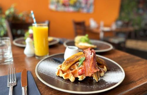 Nelson Hotel | Tides Hotel