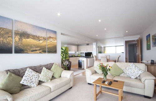 Westleigh Apartment | Tides - The LARGEST 2 Bed luxury Apartment within Horizon View!