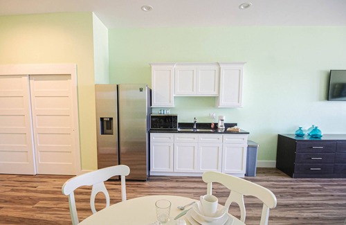 Sodus Point House | Tidesides Marine Bay House Rental #2