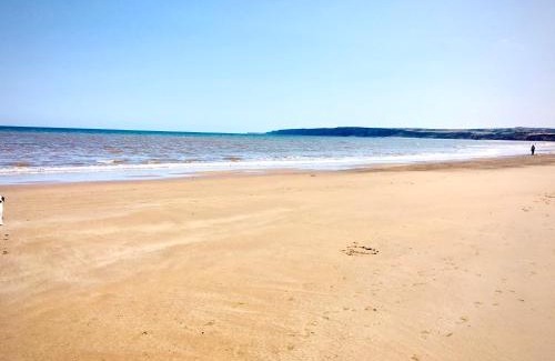 Muston House | Tidesreach Filey, sleeps 13, close to beach