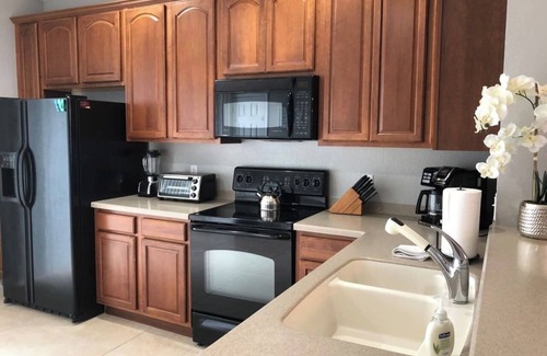 Florida Central Atlantic Coast Cottage | Tideview 20 · Walk TO Convention! Near Universal & Disney