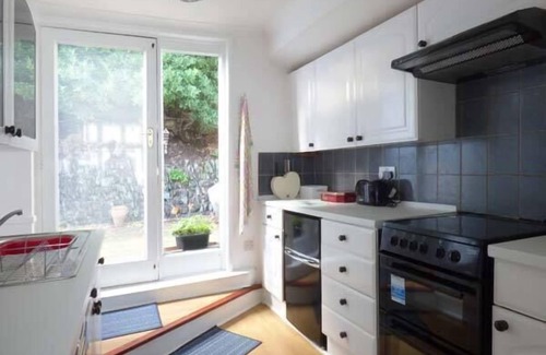 Polzeath Cottage | TIDEWOOD, pet friendly, country holiday cottage in Polzeath