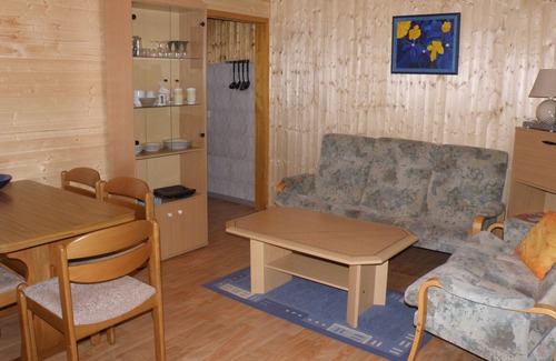 Halenfeld Ski Chalet | Tidy furnished wooden chalet, located close to the forest