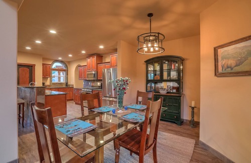 Bernalillo House | Tierra de Milagros~Great Place for The Balloon Fiesta! Serene ~ Private ~ Secure