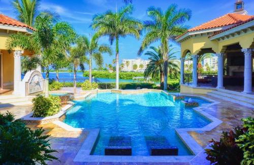 Tierra Verde House | Tierra Verde St Petersburg Waterfront Mansion Estate 5BdRm